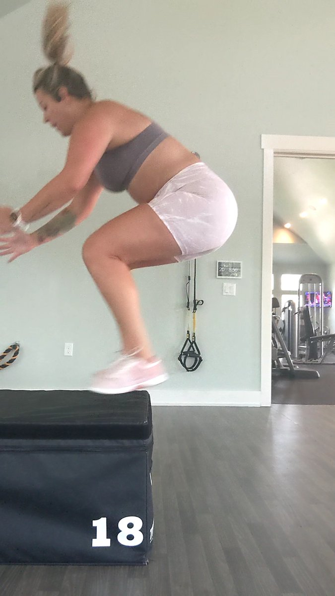 Stephanie Griffioen Mosley (@stephundaunted) on Twitter photo First box jumps post surgery. It was fun and I didn't die. Finished up a leg day workout with these 💪🏼🙌🏼
<a href="/MichelobULTRA/">Michelob ULTRA</a>
#ULTRAmarathongiveaway First box jumps post surgery. It was fun and I didn't die. Finished up a leg day workout with these 💪🏼🙌🏼
<a href="/MichelobULTRA/">Michelob ULTRA</a>
#ULTRAmarathongiveaway