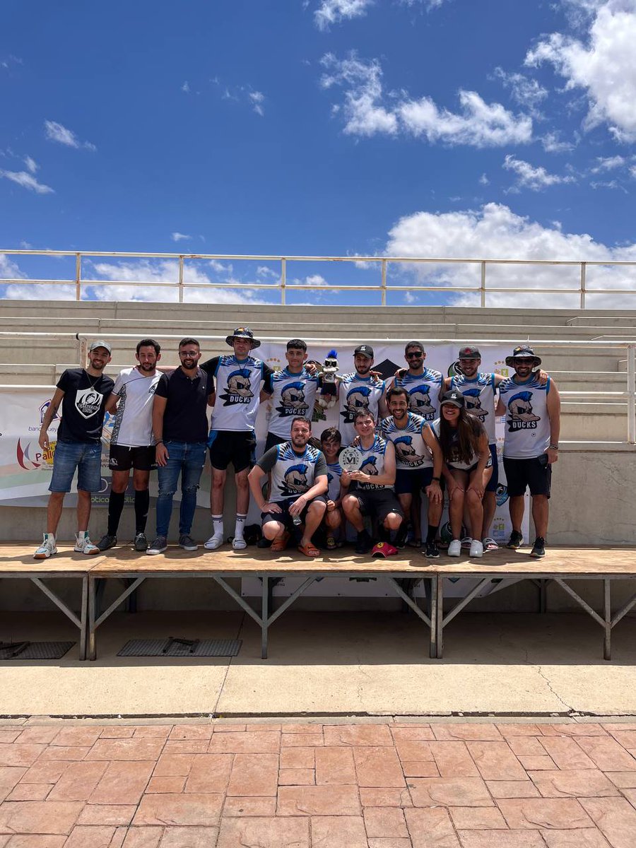 Vva_BlackStorks's tweet photo. 🏅 Podio final de la 🏟 VI Extreflag Bowl 2022:
🥇 Sueca #Templaris🗡
🥈 Gijón #Norteños🏔
🥉 Plasencia #Ducks🦆
#flagfootball🏈 #extreflag #extreflag2022
📸 @nosoyperfecta https://t.co/Tw3ZDQQ9z0