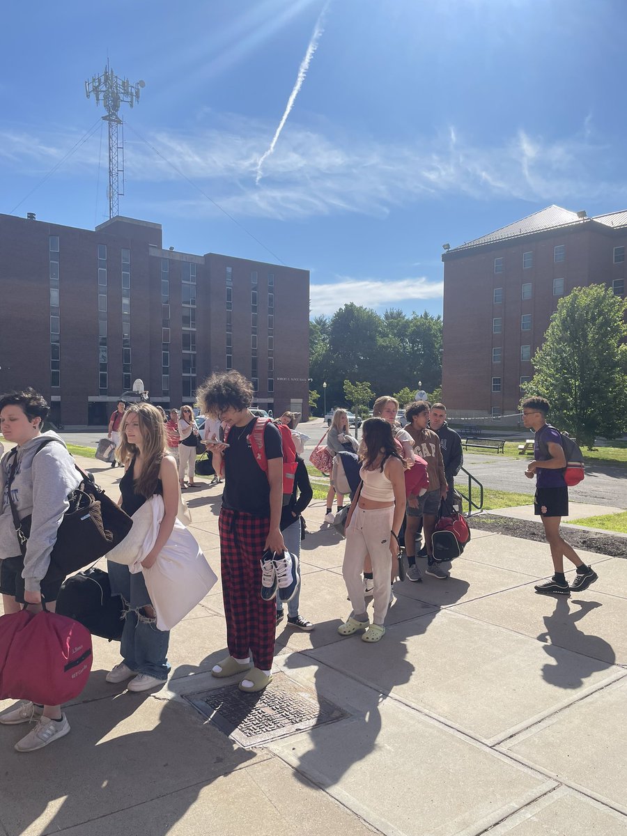 Awesome day <a href="/CCSU/">Central Connecticut State University</a> #Wow! Great crowd <a href="/CCSUOrientation/">CCSU Orientation</a> 💙meeting our new students and families and supporters! #greatbeginnings Shout it! C-C-S-U🎤