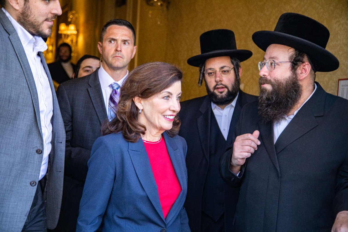 CentralBobov's tweet photo. We thank Governor Hochul for the opportunity to meet with our yeshiva and school administrators today, and for her steadfast support for our thriving education. #Bobov https://t.co/go3NvG1FuW