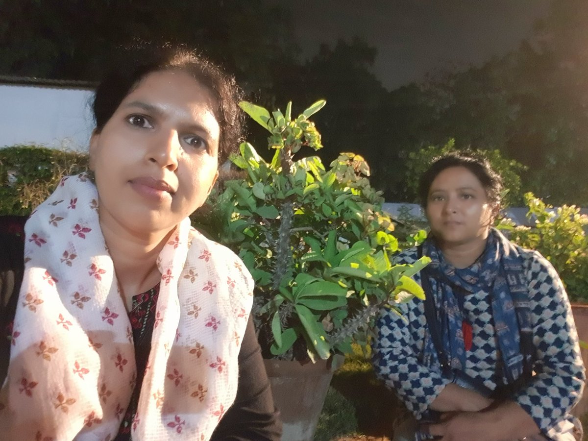 भोर के पहली किरण के साथ एक नया संघर्ष लिखा जायेगा । 
गाँधी ना डरे थे ,
गाँधी ना डरेंगे । 
गाँधी पहले भी लड़े थे ,
गाँधी आज भी लड़ेंगे ।