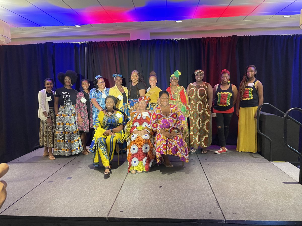 TNBreastfeeds's tweet photo. They understood the assignment! We dressed to celebrate the official #juneteenth holiday! #tnbreastfeeds #TNBFsym2022 https://t.co/Wos8G6VCmd