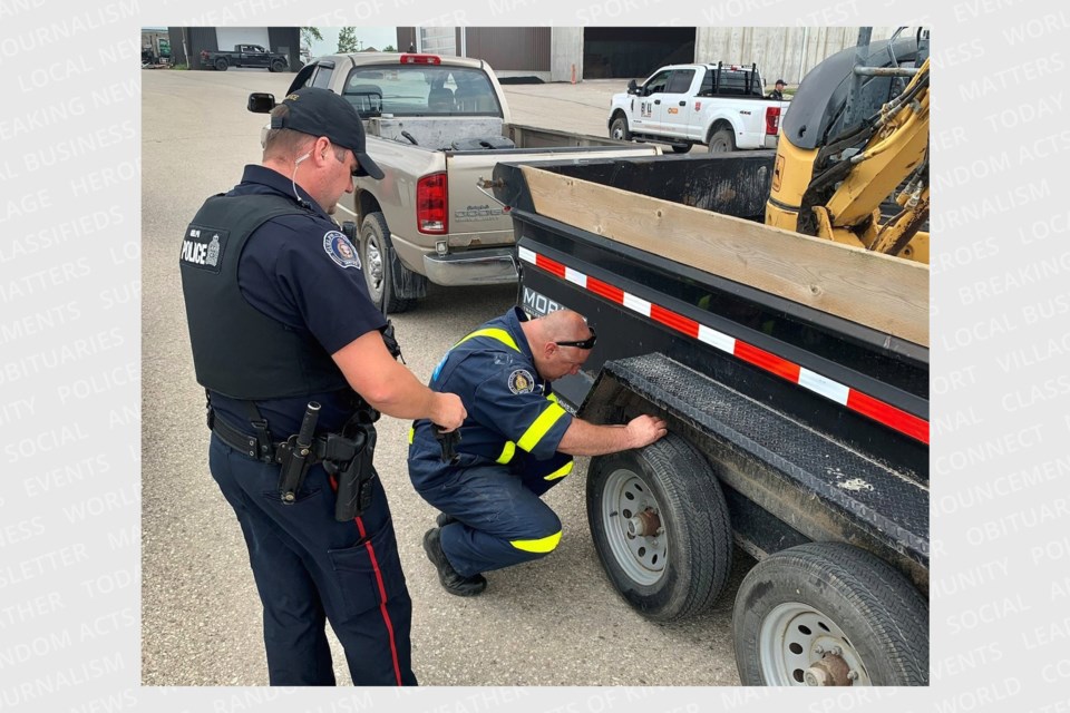 ReadyChek's tweet photo. Charges laid during recent #CMV safety blitz https://t.co/2lAbot1yhg via @guelphtoday. Not sure how to do a proper #PreTrip? Visit @trishieldca and get them to show you how. Record it easily on our mobile app visit https://t.co/DrWRMGdmR7 today.
#DVIR #MTO #DoYourPreTrip #eDVIR https://t.co/Id0HE9NWzV