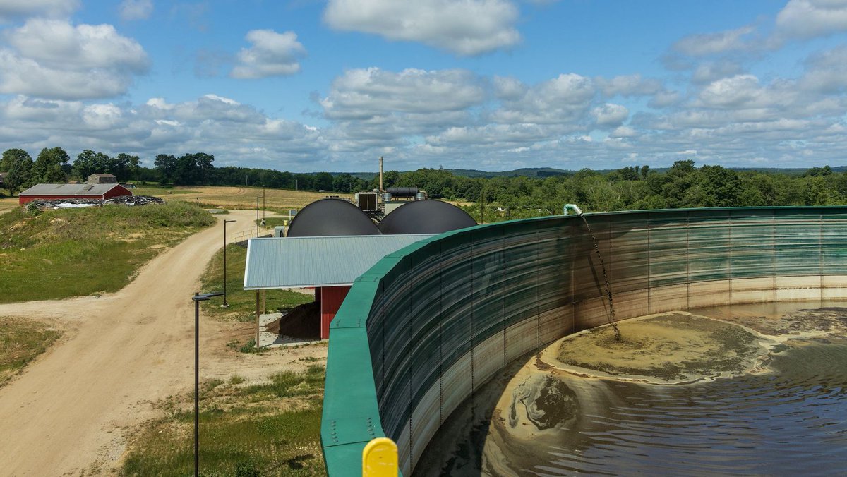 FarmPowered's tweet photo. #Renewablenaturalgas is typically the biggest part of the circular solution puzzle we talk about. But what about this byproduct? Liquid digestate is an amazing material used by our farmers as a nutrient-rich #fertilizer for their land and the crops they grow. πΎ #farmpowered https://t.co/Q7KTYbOm4E