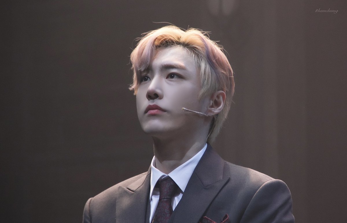 주녕 미오 초반에 탈색 첨한 티 마니 나서 넘 기엽고 조았음 보색샴푸로 박박 머리 감아섴ㅋㅋ 보라색 발레아쥬 한 것처럼 머리에 색남아있는 것두 ㅋㅋㅋㅋㅋ🥹🥹☺️