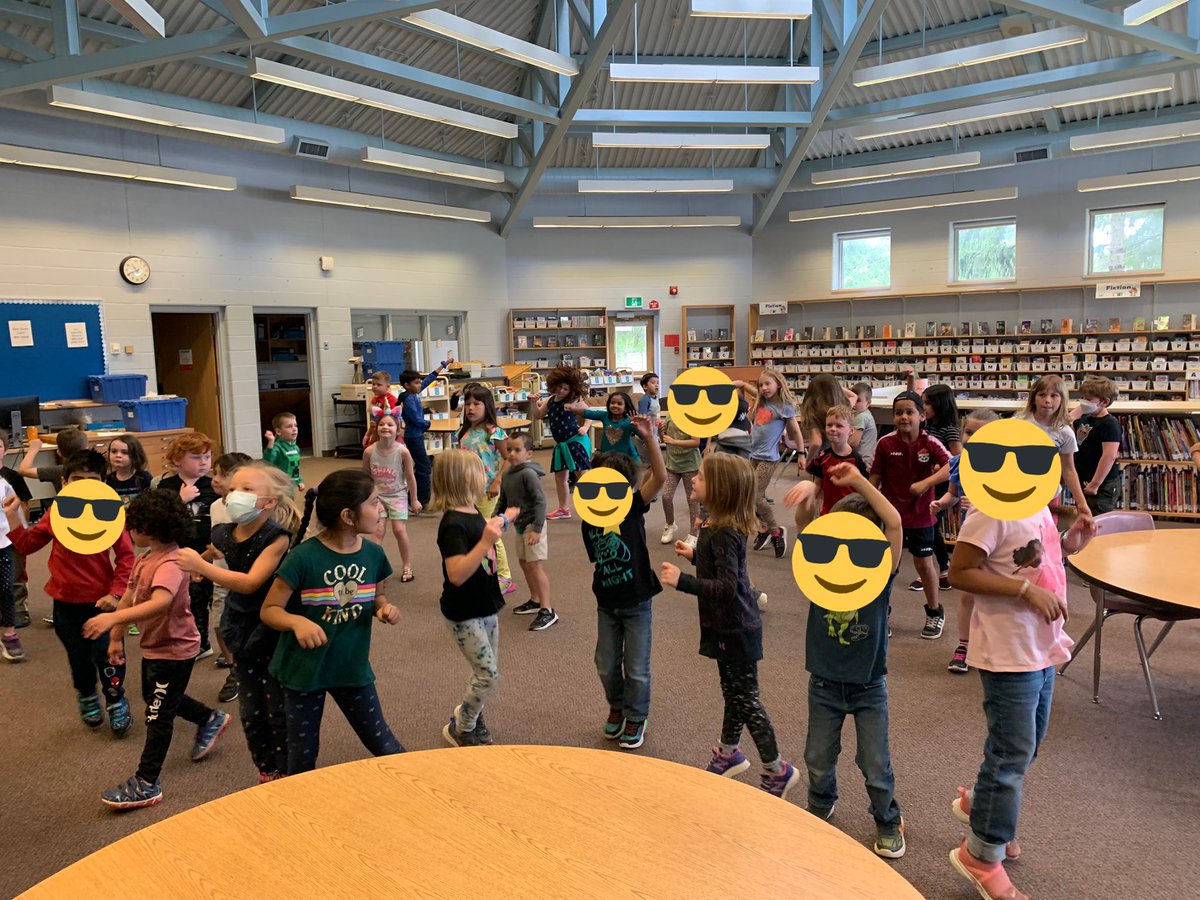 wpkwrdsb's tweet photo. K2, 1A and 2A all showed their moves as part of #LetsMoveWRDSB https://t.co/ch79QrMDLs