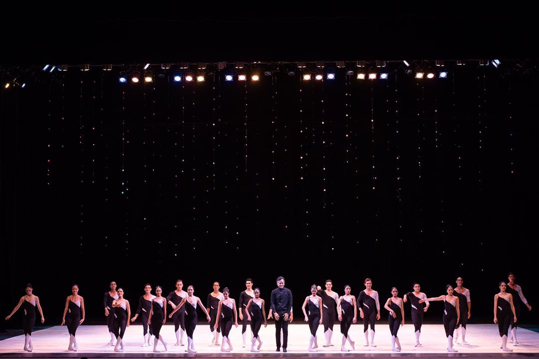 “Siempre Nebrada” es un maravilloso espectáculo que se está llevando a cabo en el @teatroteresacarreno y que reúne las fuerzas creativas del Ballet Teresa Carreño y la <a href="/sinfonicadevzla/">Orquesta Sinfónica Venezuela</a> que tengo el privilegio de dirigir. El repertorio es hermoso y se funde en impecable armonía…