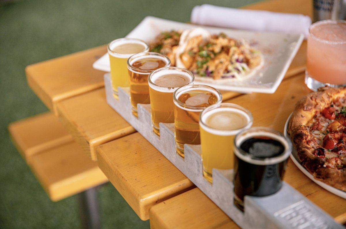 CommonBlockBrew's tweet image. What happens when there's sunshine after rain? A rainbow!
Come sample the colors of our summer #beer lineup with a taster tray (and maybe a few snacks to go along). #beersampler #beerflight