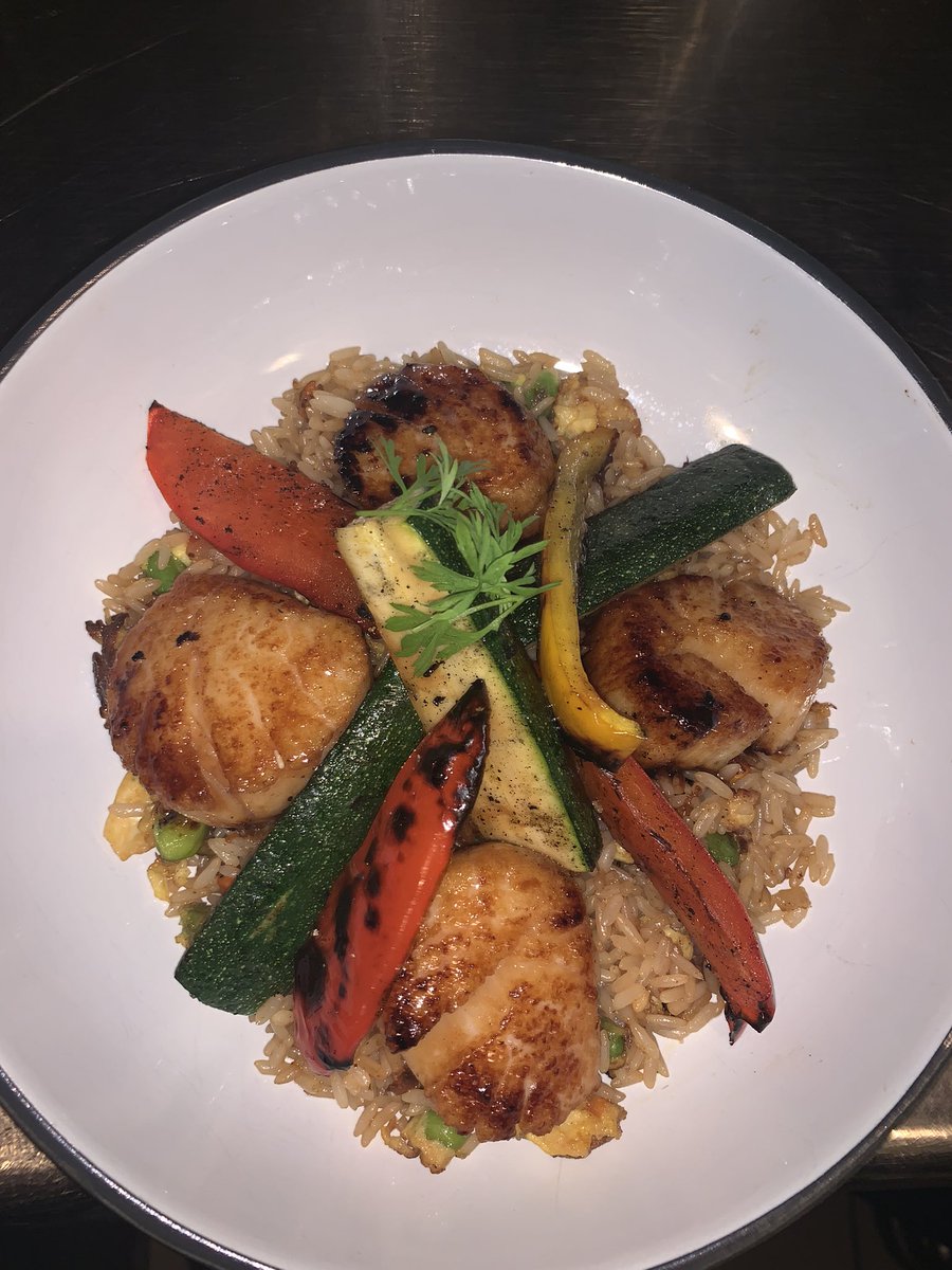 WalkFather's tweet photo. Black Garlic Scallop Bowl, Sesame Ginger Grilled Veg, Fried Rice w Chili Oil https://t.co/MtpVh3OqCB