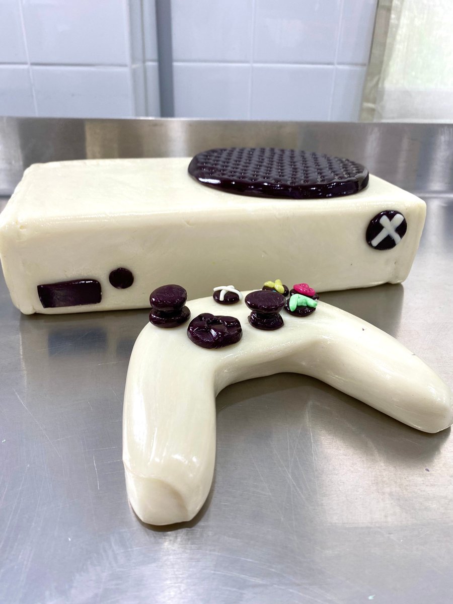 what if you woke up one day and the world was made from Sticky candy? what would your Xbox look like? probably like this. or actually like this because it's a Sticky candy Xbox Series S, complete with controller