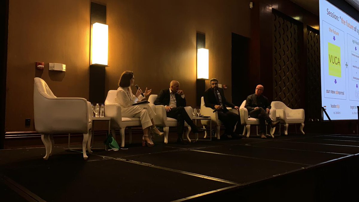 Los panelistas hablaron acerca de los retos pospandemia que enfrenta el sector agroalimentario y empresarial debido a la demanda mundial de alimentos en los últimos años. Dialogaron sobre cómo la educación superior juega un papel fundamental en el desarrollo de la fuerza laboral.