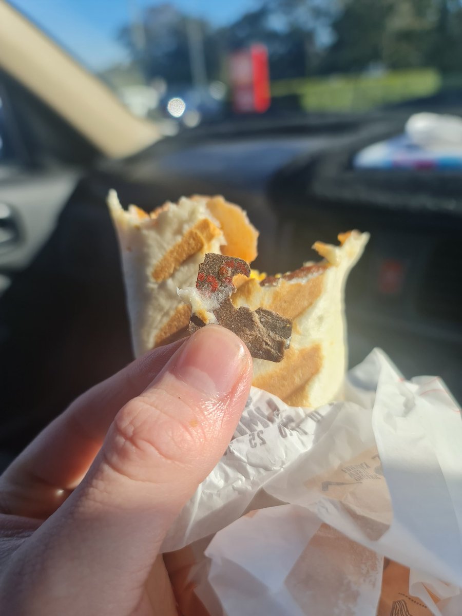 FozzdikesWorld's tweet image. I guess this is @HungryJacksAU way of saying i need more viber in my diet 🤣🤣🤣 #fiber #diet #breadclip #eww #hungryjacks