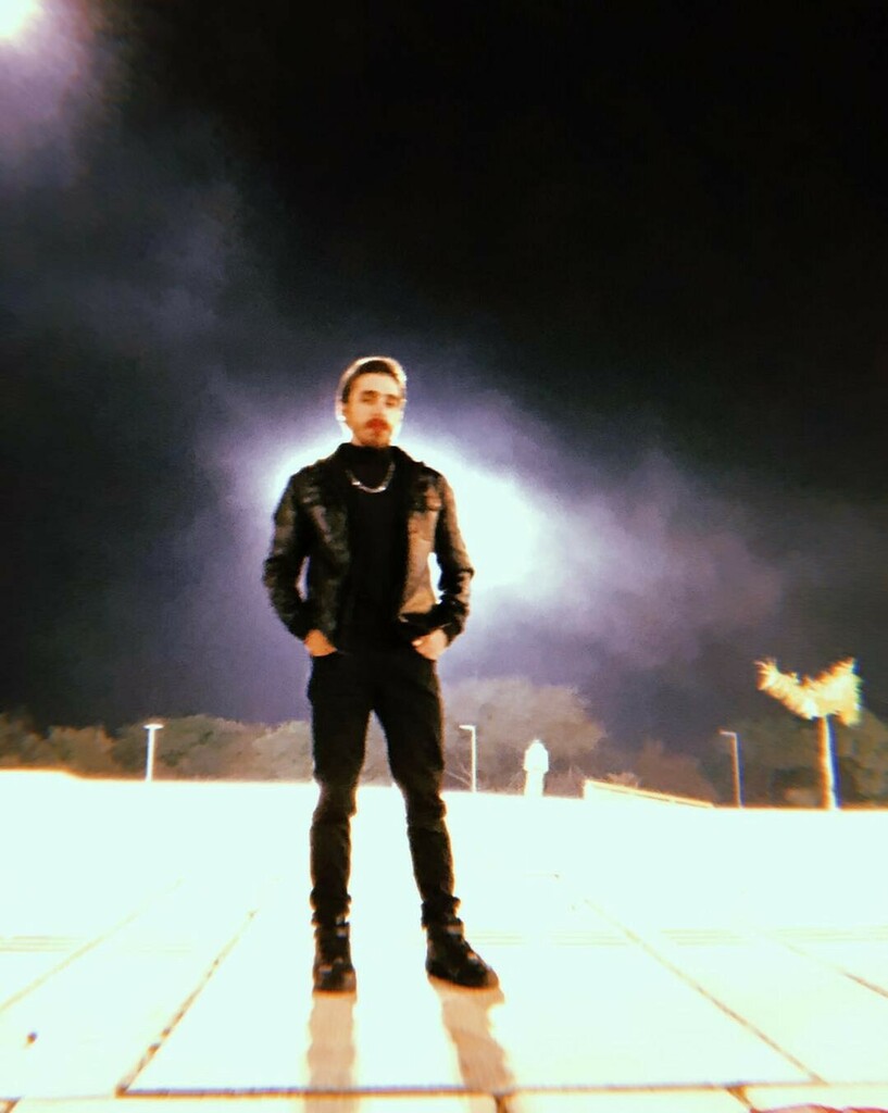 SoldierRayan's tweet photo. Uma noite fria βπ©Έπ// Novo Cullen
.
#poa #skateparkpoa #streetstyle #model #posing #alternative #mood #dark #hujicam #hujiapp #orla #night https://t.co/1HACNpGFE6 https://t.co/2cBByZJXnZ