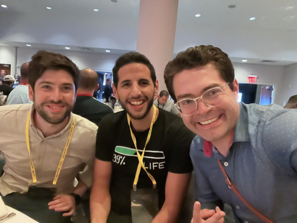 fcordobaot's tweet photo. Ay #NFTNYC2022 with @nasdaily https://t.co/p8ru9LvgGa