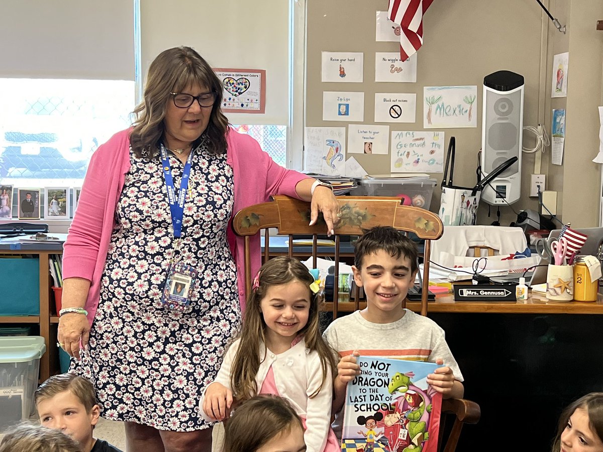 MrsGennusa's tweet photo. So happy to have my special guest readers join the class today! #Fhleads https://t.co/J7KSNbQBwR