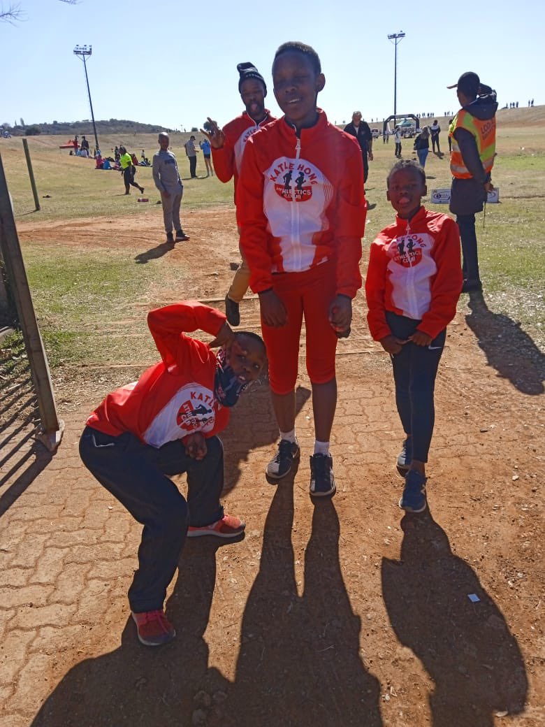 Hloni01's tweet photo. @CG_Athletics Cross Country League is a perfect outlet to showcase young talent. #katlehongrunning #retshelathipa https://t.co/z9DmXK2nBV