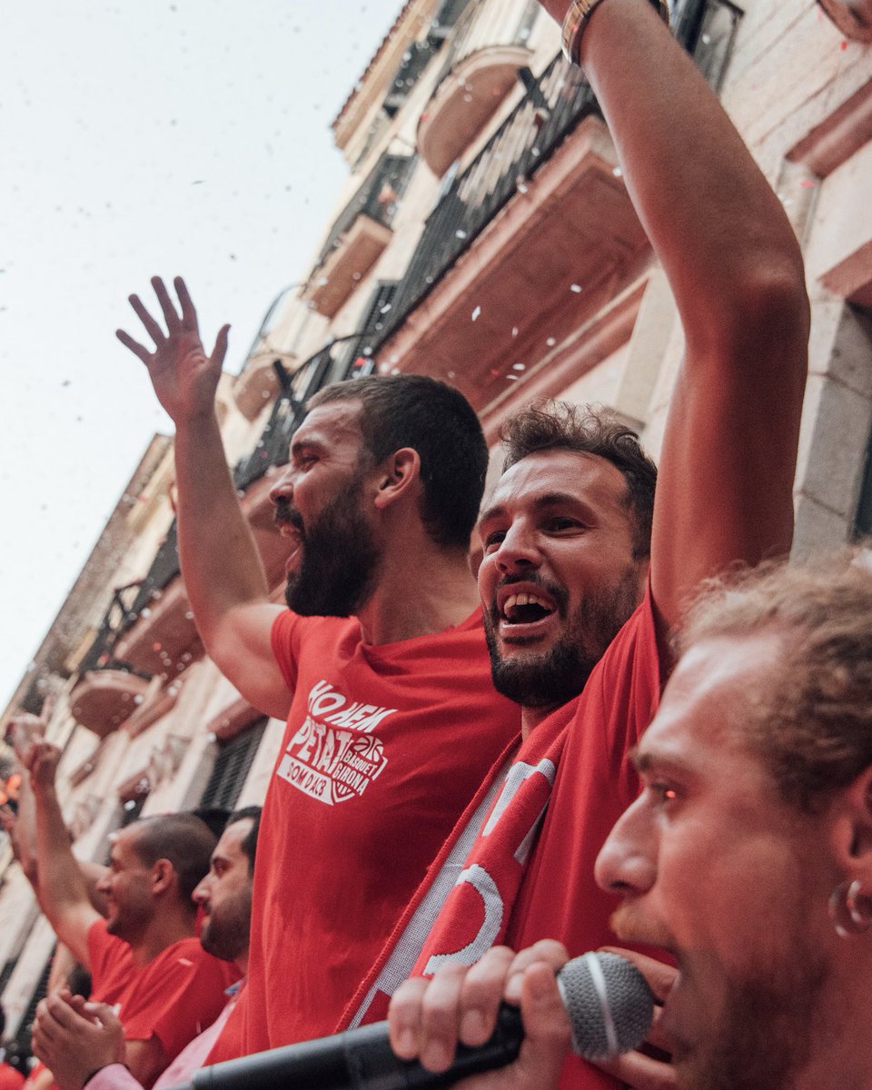 GironaFC's tweet photo. 2️⃣ ESTRELLES, 1️⃣ MATEIX SOMNI! 

#GironaÉsDePrimera https://t.co/9W3jLrLBQU