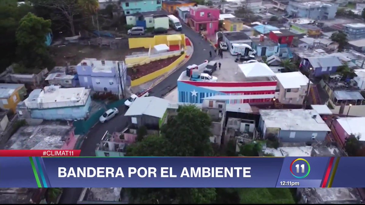 LasNoticiasT11's tweet photo. Héctor PR pinta una bandera especial para concientizar sobre el cambio climático 🇵🇷🌎 | Mira las imágenes: https://t.co/cwte0g0Y6j https://t.co/mNjORW5NRQ