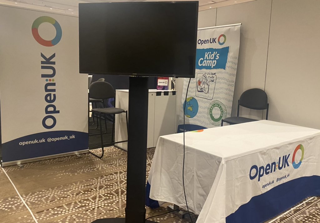 openuk_uk's tweet image. Team #OpenUK have our stand in hand for #OpenSourceSummit  #ossummit in Austin this week. Go @AmandaBrockUK @sublimino @amy_howlett98 and @mattj_io