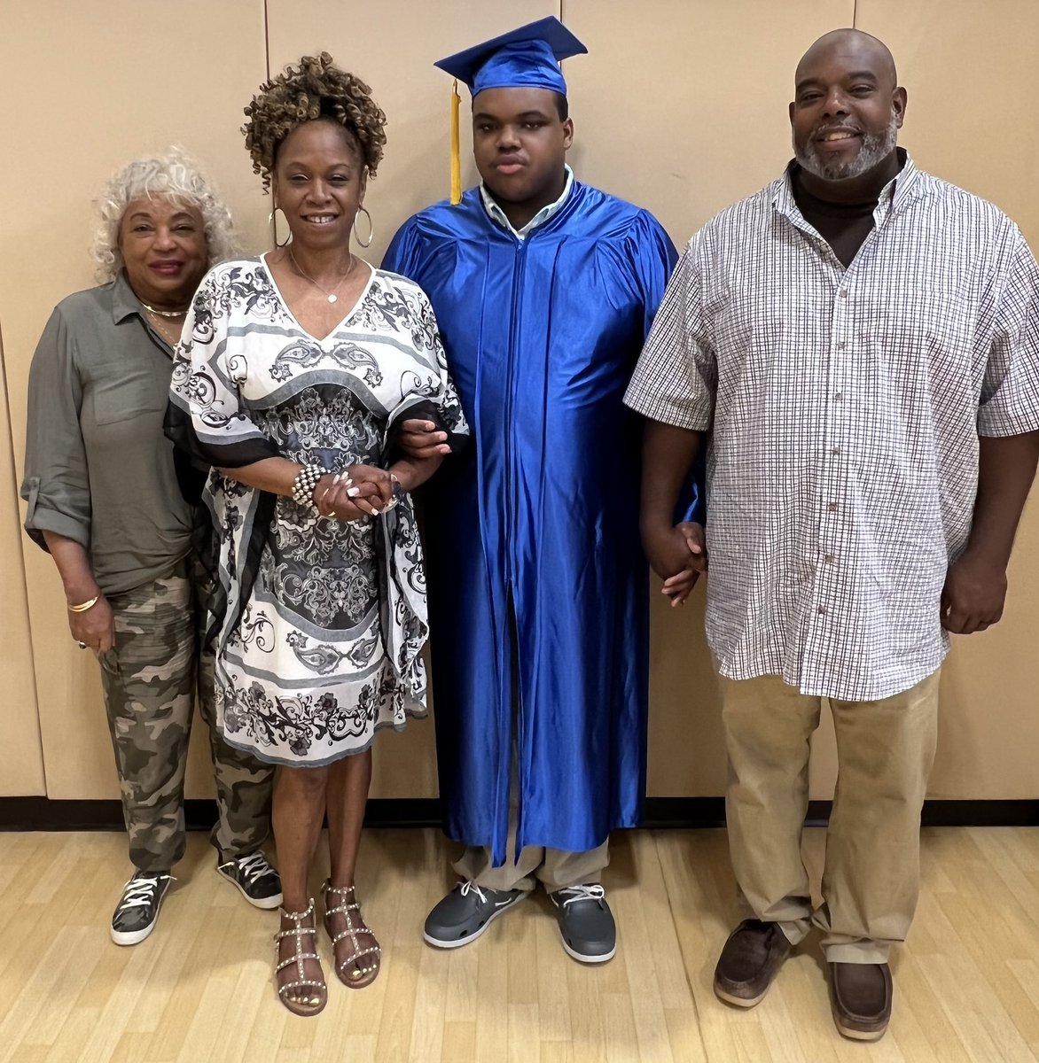 ESCofNJ's tweet photo. Congratulations to our Academy Learning Center graduates! We wish you all the best with your future success. #ESCNJ #ALCNJ https://t.co/MEuAxYa2kd