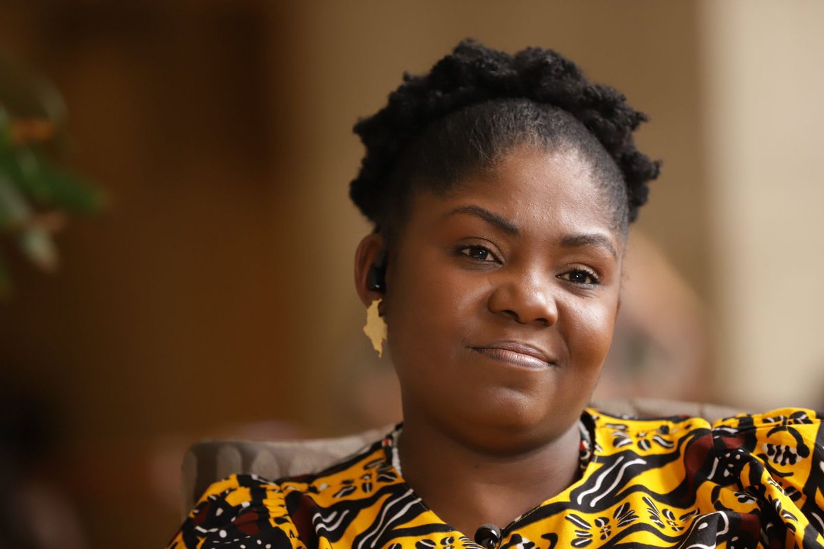 FranciaMarquezM's tweet image. Vamos a crear el Ministerio de la Igualdad. Yo vengo de un pueblo y una región históricamente olvidada. Mi tarea es dar garantía de derechos a esos territorios excluidos y marginados, garantizar derechos a poblaciones afrodescendientes e indígenas. @NoticiasCaracol #GanóColombia