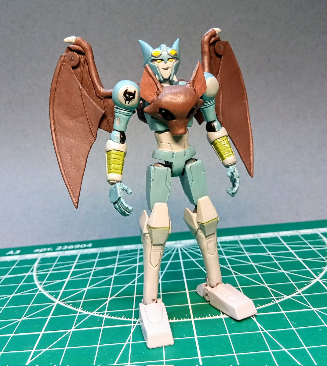 Interferencer_'s tweet photo. She's a bat &amp; she's the BEST!

After 17 months of meticulous and slow work, a bunch of failed attempts and wasted nerves, she`s finally complete... 
 
Maximal pilot Nyx from the IDW Publishing`s 2021 "Beast Wars" comic-book! =~=
[ 1 / 4 ]

#Transformers #BeastWars #IDW #Nyx https://t.co/Iz48A30eim