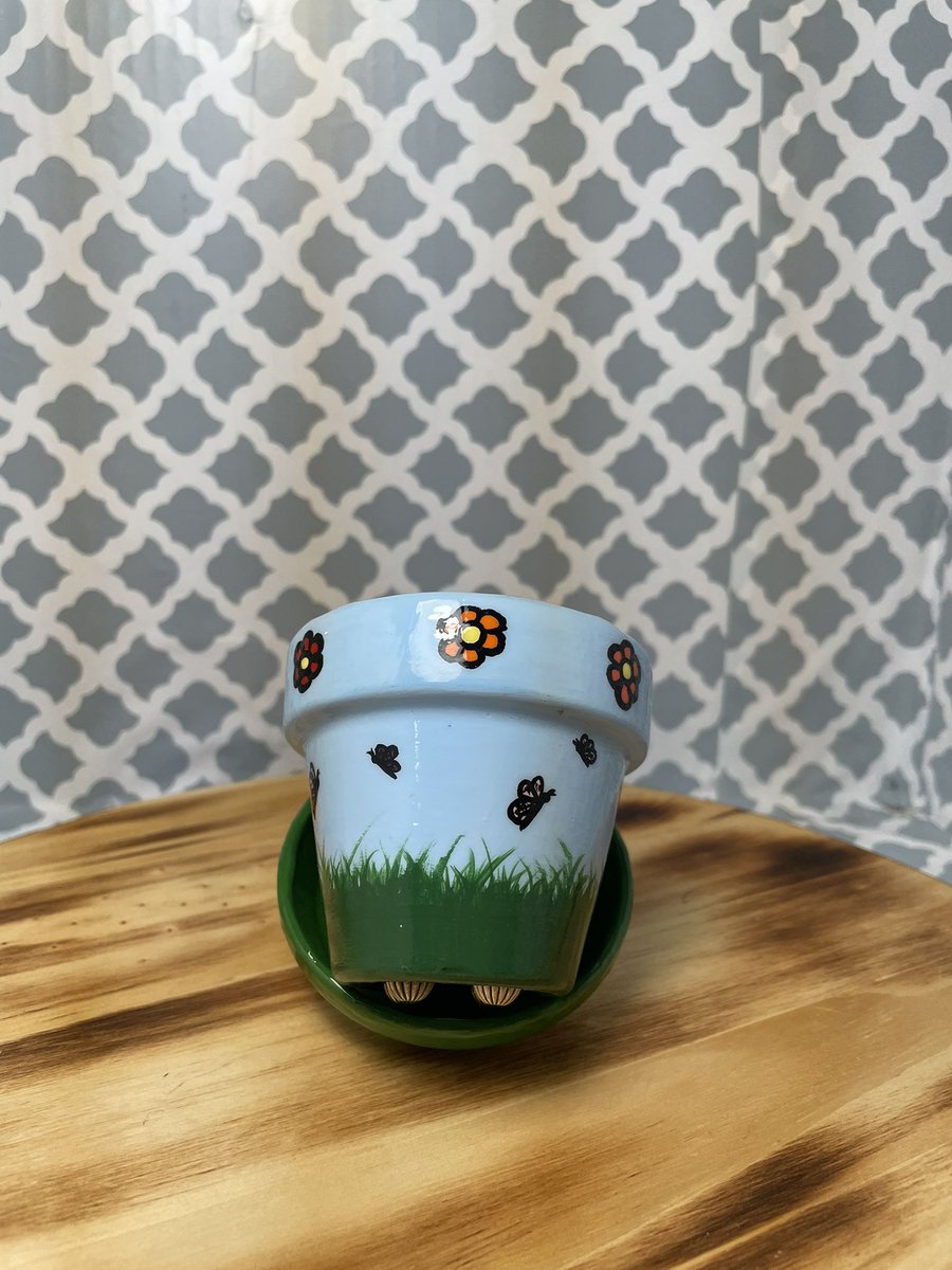 tiredbeesart's tweet photo. Spring butterfly: $8
Swablu: $6.40
Mime Jr.: $16
Golbat: $20 https://t.co/xZZz7G2y3W