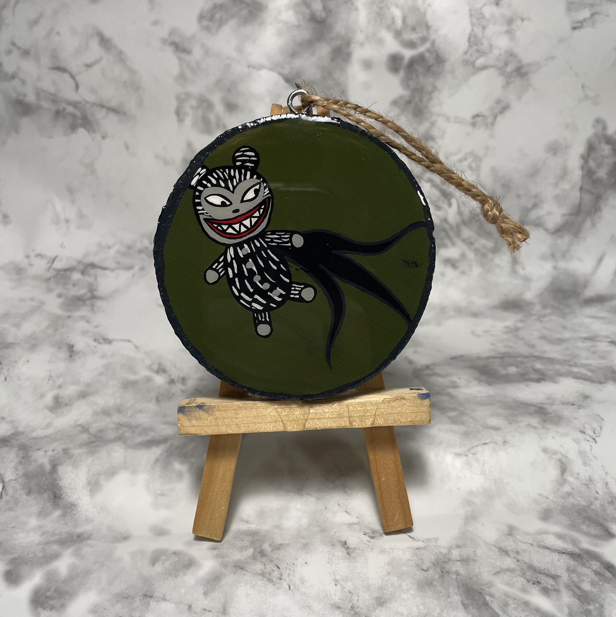 tiredbeesart's tweet photo. Blank cards: $2.40
Nightmare teddy: $8 https://t.co/VKiP6aGr72