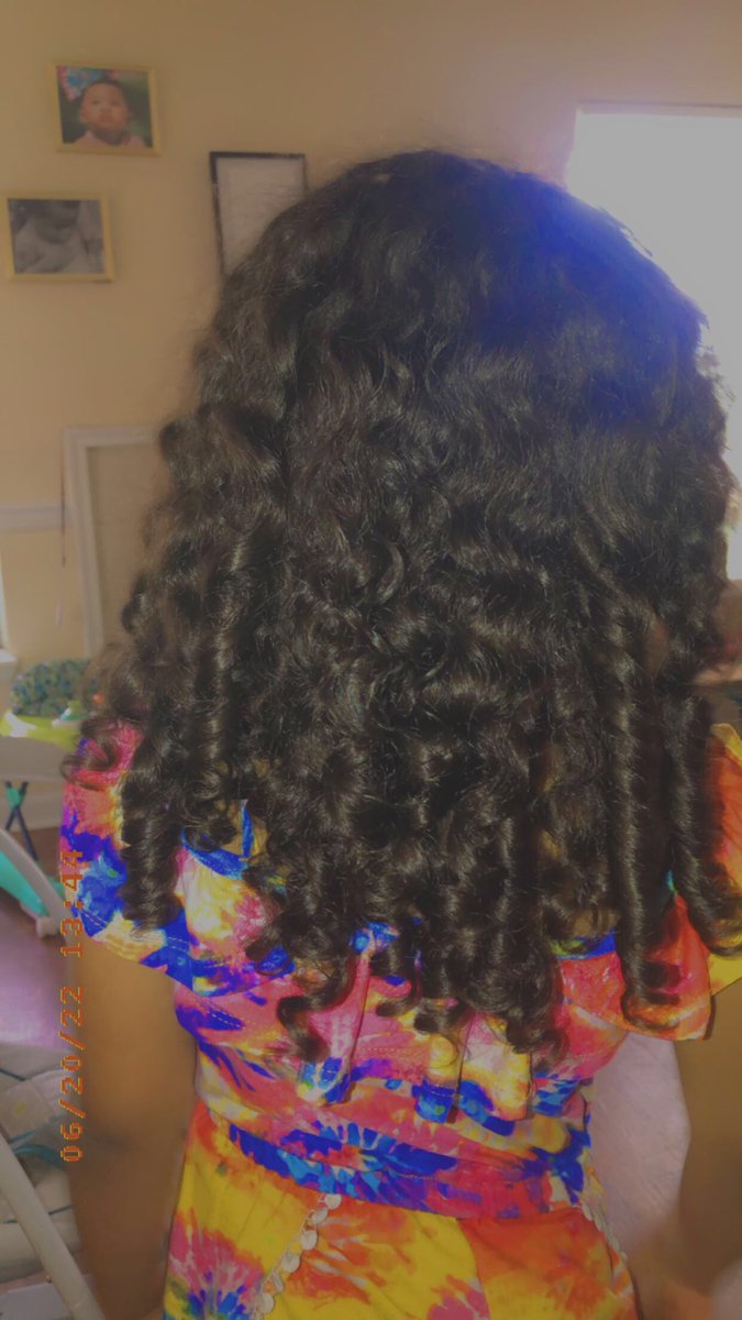 chinkszx's tweet image. Her hair today 🥲 #mixedcurls #hatianamerician #nicaraguan