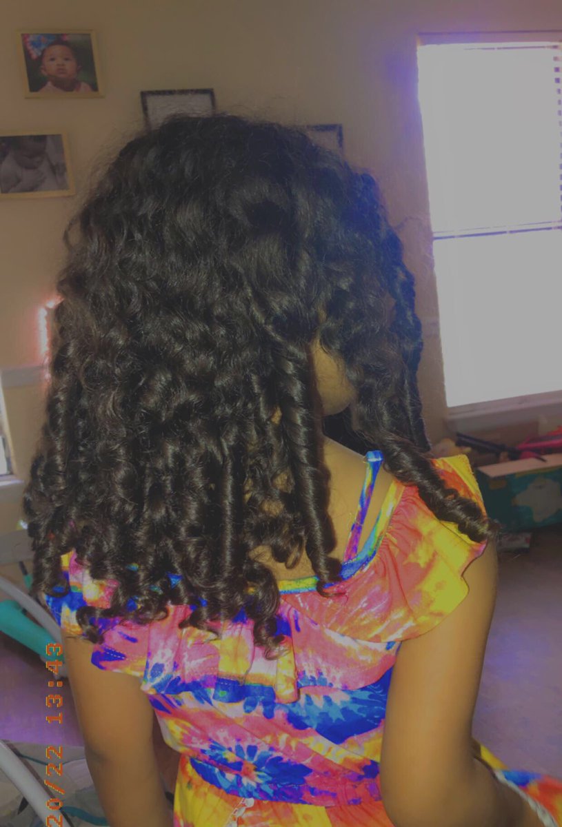 chinkszx's tweet image. Her hair today 🥲 #mixedcurls #hatianamerician #nicaraguan