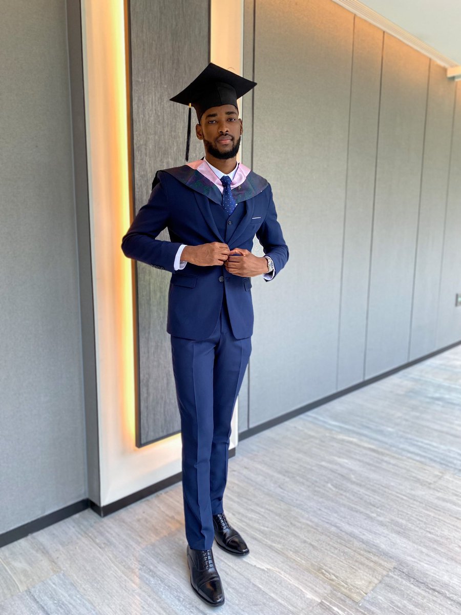 Koyaluii's tweet photo. Bsc economics with a distinction. https://t.co/RcsPbxn3Zh