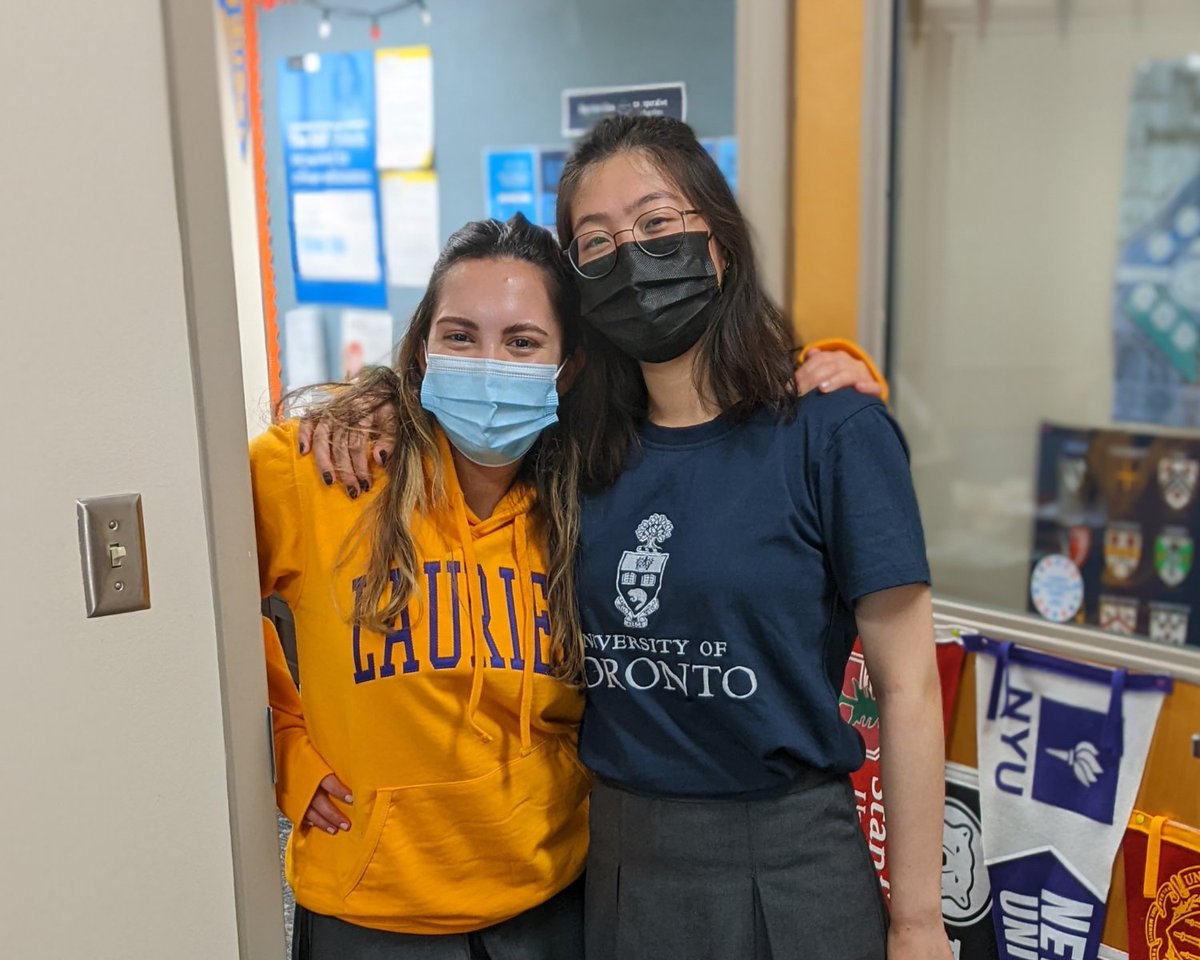 bayviewglen's tweet photo. Our Grade 12 graduates dressed to impress for our annual #WearYourColoursDay a few weeks ago. Before you're off on your next adventure, be sure to enjoy the summer!
#BVG2022 #BVGGrads2022 #BVGAlumni https://t.co/1kLa9kyLRW