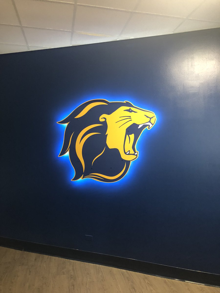 MatthewRagusa10's tweet photo. I had a great day at TCNJ today! Thank you @Coach_E_Edwards for the hospitality and a great tour https://t.co/IcOJAj6fEM