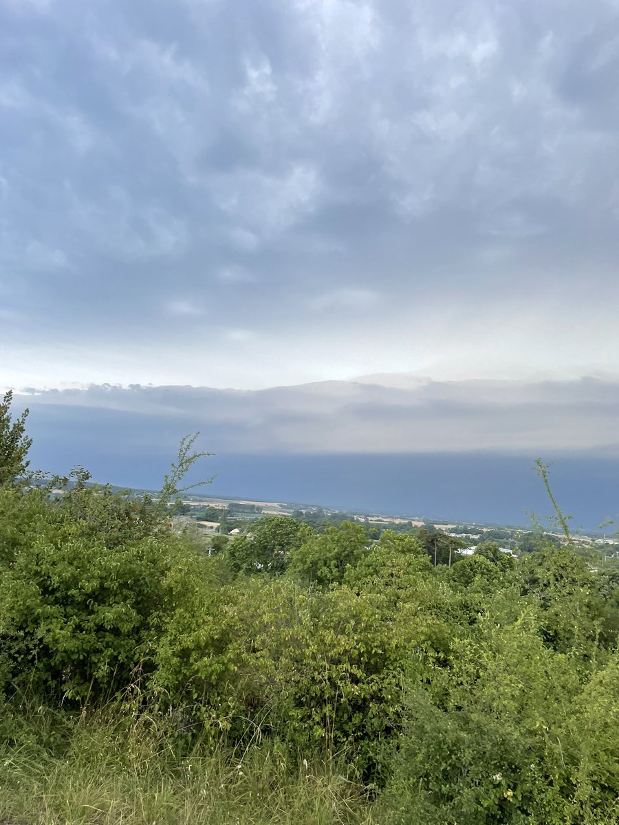 chevallonm's tweet photo. La Couronne (16) 20/07/2022 #orages https://t.co/JvUCKLDCCz