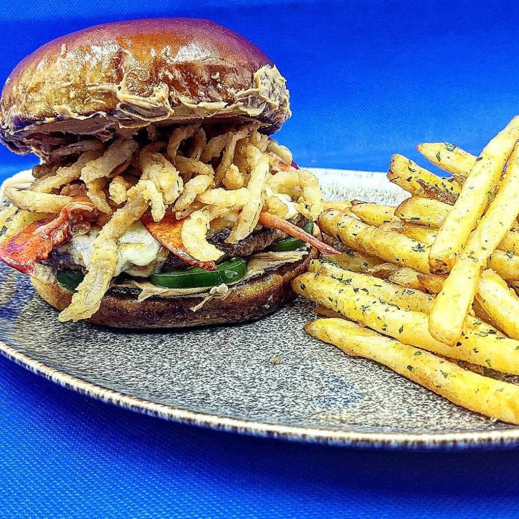eatpier48's tweet photo. It's @indyburgerweek! Come try THE NUTTY LOBSTER BURGER
Beef patty with peanut butter, fresh jalapeno, onion crisp, pepper jack cheese, and lobster on a brioche bun. #burgerweek #eattowin #indyburgerweek https://t.co/x9xpKzpd2U