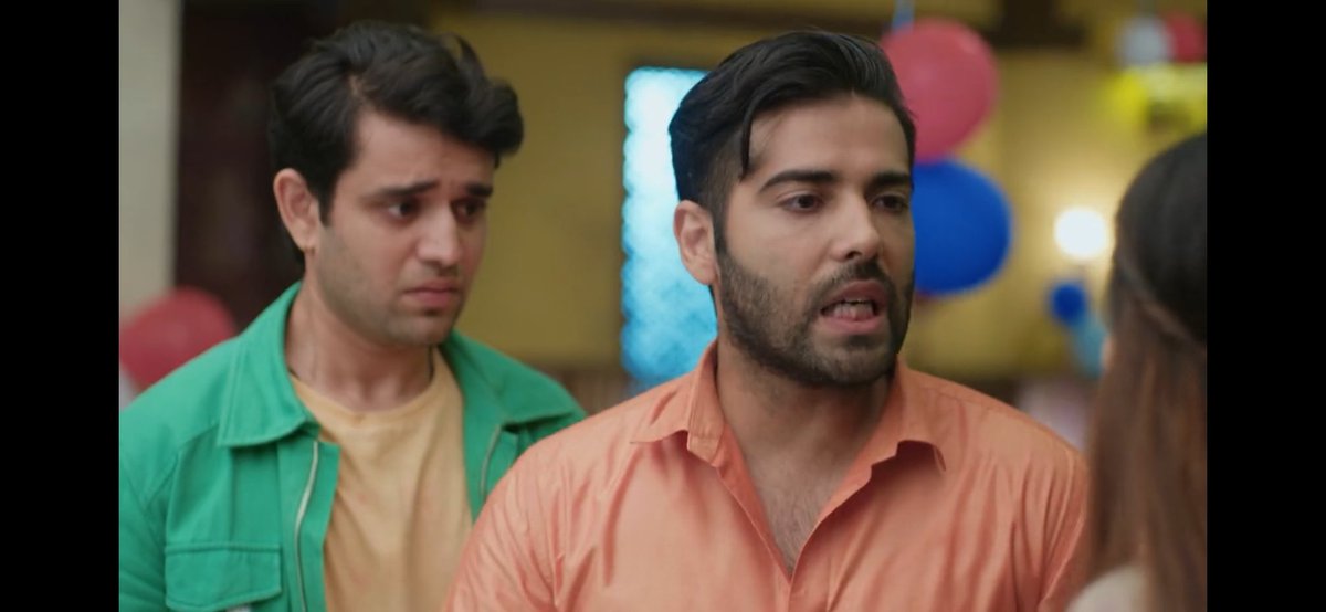 SrushtiOza's tweet photo. Any episode without #ShivaPandya should be called "A tale of incompetent brothers"
#PandyaStore #PandyaBrothers
Also Gautam is a terrible parent. What parent shouts at their child when they are shaking, crying in fear for losing their brother? Trash. #GautamPandya #KrishPandya https://t.co/H7Jy5KnMSk