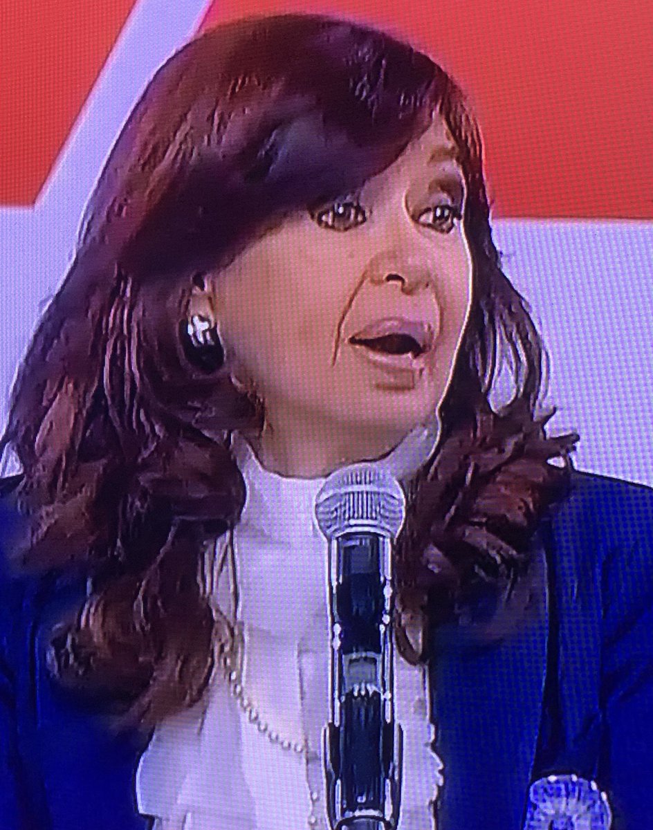 jrochaga's tweet photo. Cristina que no acierta nunca una cita ni una efeméride se declara fanática de la historia #quedecirles https://t.co/lbnZlTnV0o