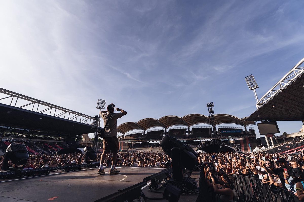 LeLOURugby's tweet photo. 𝐐𝐮𝐞𝐥𝐥𝐞 𝐩𝐫𝐞𝐦𝐢𝐞̀𝐫𝐞 @Inversionfest ! 🎶✨
Retour en images sur les artistes qui ont sublimé le Matmut Stadium de Gerland le temps d’un week-end.🔝
Et vous, quel était votre concert préféré ?
•
#InversionFestival https://t.co/1eJIqeh2XM