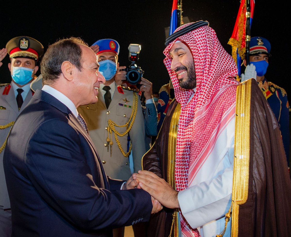 SaudiNews50's tweet photo. ولي العهد خلال وصوله القاهرة، والرئيس المصري في استقباله.

- https://t.co/ZAF8C8dpoV
