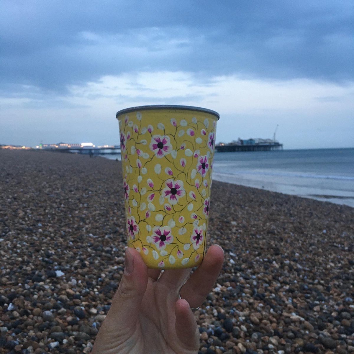 Drinks on the beach? 

I got some lovely cups from @storebrighton to enjoy some homemade wine on the beach with some friends this weekend. 

Then we watched the thunder storm ⚡️

#nosingleuseplastic #takeacupwithyou #brightonbeach #reuseablepartyware #brighton #brightonlife