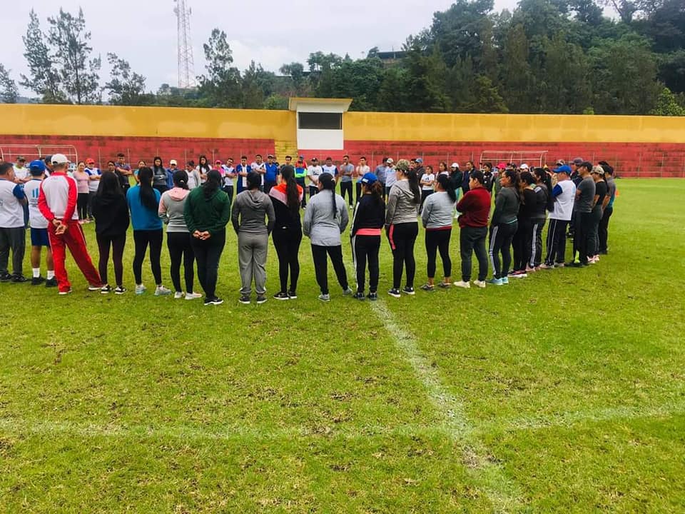 Digefgt's tweet photo. La Coordinación Técnica Departamental de Educación Física de #Chimaltenango y la Unidad Extraescuela de #DIGEF realizaron capacitaciones y actividades con 250 docentes del municipio de San Pedro Yepocapa, como parte del programa "Juguemos Juntos". https://t.co/gjjcN6Zy1U