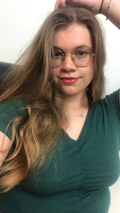 Bin jetzt auf MDH online f&uuml;r dich 🥰 https://t.co/Ol6l2jAJQj<a href="/tag/snapchat"class="tags"><span>#snapchat</span></a><a href="/tag/mydirtyhobby"class="tags"><span>#mydirtyhobby</span></a>