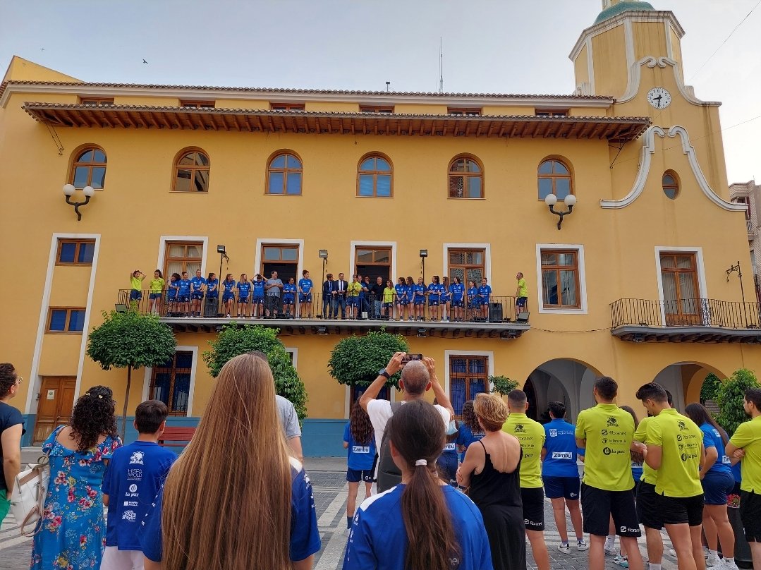 Alegría, emoción y orgullo es lo que  <a href="/LBTLFutsal/">La Boca Te Lía Futsal</a> nos ha hecho sentir esta temporada. El broche de oro, el doble ascenso del primer equipo a 1° División y del filial a 2° División. Gracias de corazón por llevar el nombre de #Alcantarilla con vosotras!
#AlcantarillaEsDeporte