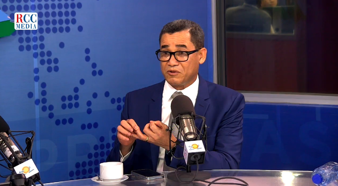 ElSoldelaTarde's tweet photo. #ElSoldelaTarde El vicepresidente del @PRM_Oficial, Eddy Olivares - @EddyOlivares14, dice que la "competencia" entre los partidos @FPcomunica y @PLDenlinea es por el segundo lugar

@ZOLFM1065 @RCCMediaRD https://t.co/qeXtTi8zSo