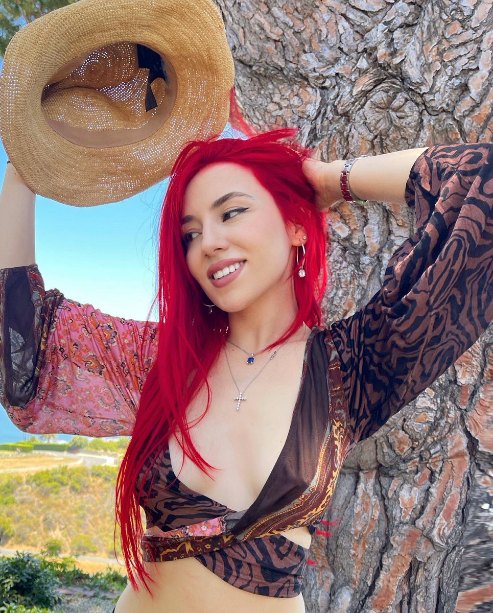 AvaMax's tweet image. 🌞 the sun is shining, the weather is sweet 💋