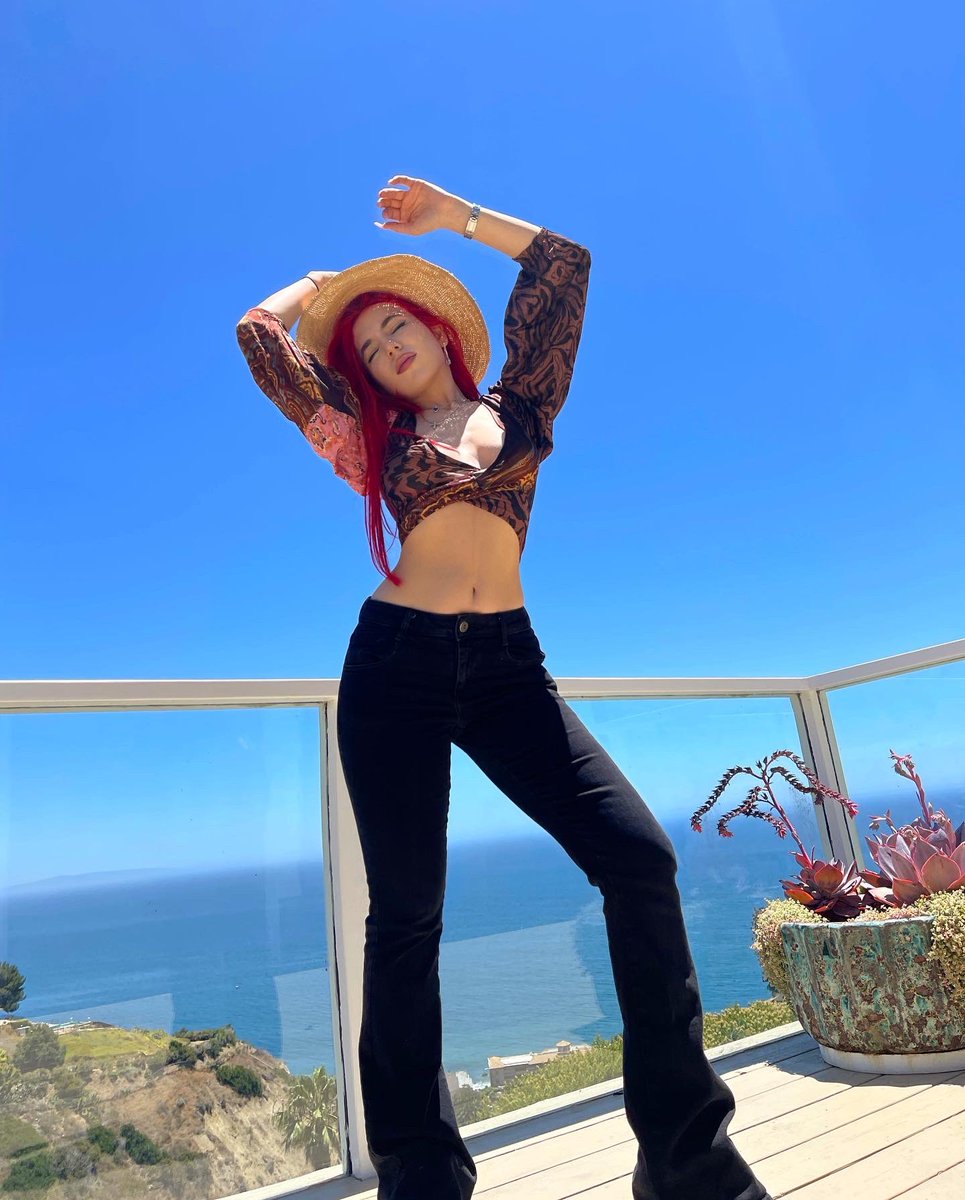 AvaMax's tweet image. 🌞 the sun is shining, the weather is sweet 💋