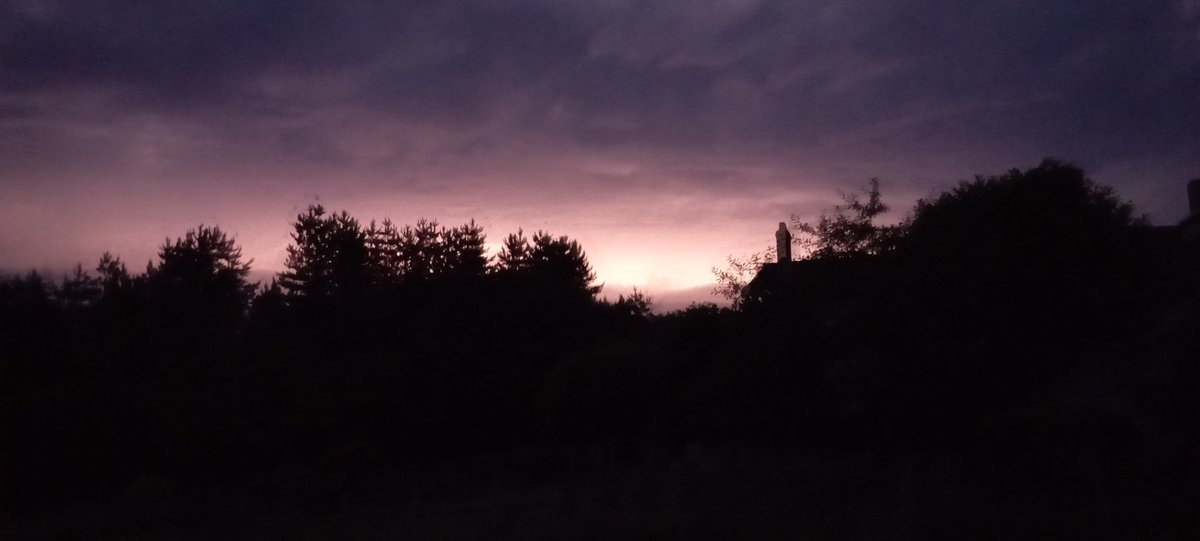 Baptiste_SP's tweet photo. Ce soir, et dans la continuité d'hier, c'est l'acte 2 entre Cognac la Forêt, Saint Priest sous Aixe et bientôt Aixe sur Vienne dans quelques minutes. https://t.co/VTwmXE7DVF