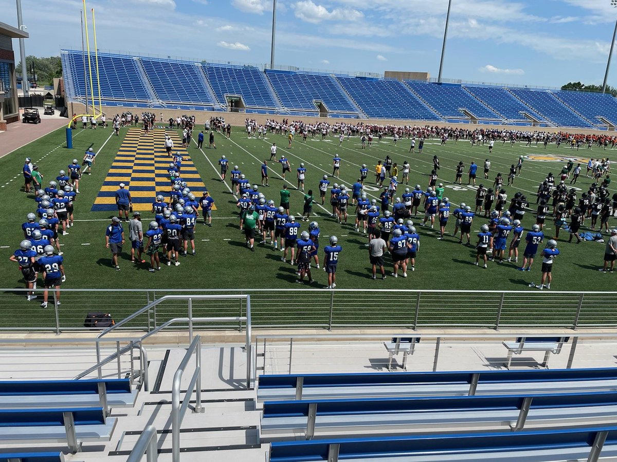 Ladder Crew (@ehsladdercrew) on Twitter photo Players are warming up!
Credit: Coach NJ
#ClimbTheLadder
#EmbraceTheGrind
<a href="/Eagan_Athletics/">Eagan Wildcats</a>
<a href="/eagantrained/">EAGANTRAINED</a>
<a href="/GoJacksFB/">SDSU Football</a> Players are warming up!
Credit: Coach NJ
#ClimbTheLadder
#EmbraceTheGrind
<a href="/Eagan_Athletics/">Eagan Wildcats</a>
<a href="/eagantrained/">EAGANTRAINED</a>
<a href="/GoJacksFB/">SDSU Football</a>