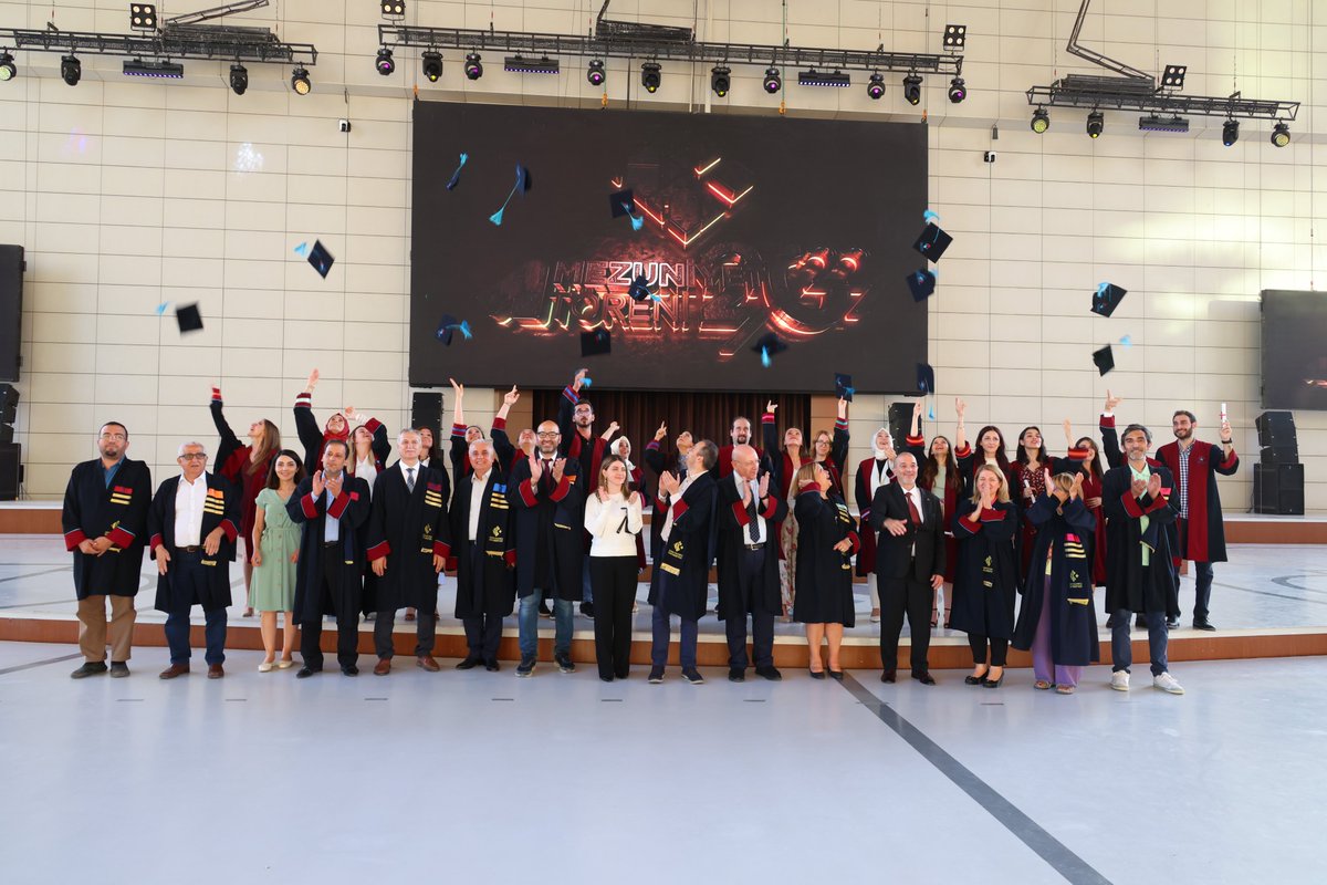 HKÜ'nün Lisansüstü Öğrencileri mezun oldu 🎓

Lisansüstü Eğitim Enstitüsü öğrencilerimizin mezuniyet mutluluğunu yaşadık.☺️🎓🎉

#hkunv #HKÜ2022