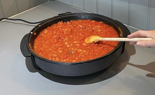 RLong08's tweet photo. The cooking lessons have begun, 9 primary school children doing a 5 week course. Week 3 tomorrow, as we move on to fruit we’ve had such great fun learning new skills and trying new flavours. https://t.co/54dMQSuBXk